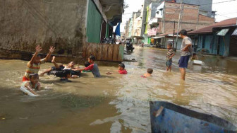 Kualatungkal Diserang Banjir Rob Besar