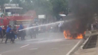 Mobil Terbakar Saat Melaju di Kawasan Paal V Kota Jambi