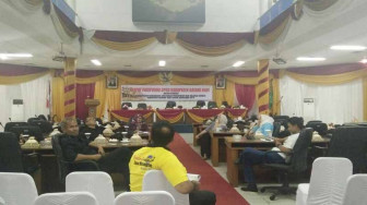 Rapat Persetujuan APBD 2017 Molor, Tapi Ada Pertemuan dengan Fattah
