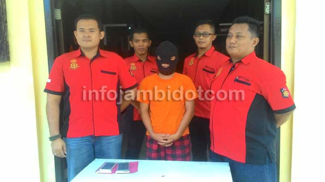 Aril Sebar Video Porno Bersama Sang Kekasih