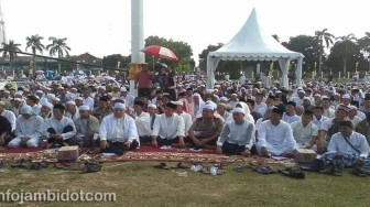 Zikir Bersama, Zola dan Warga Panas-Panasan