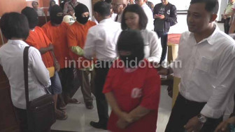 Cari Duit Untuk Obati Suami dan Anak, Isteri Jadi Kurir Narkoba