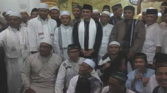 Zola Shalat Subuh di Perumahan Aurduri
