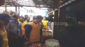 Zola : Saya Kan Gubernur, Kasih Potongan Harga, Ya Buk...