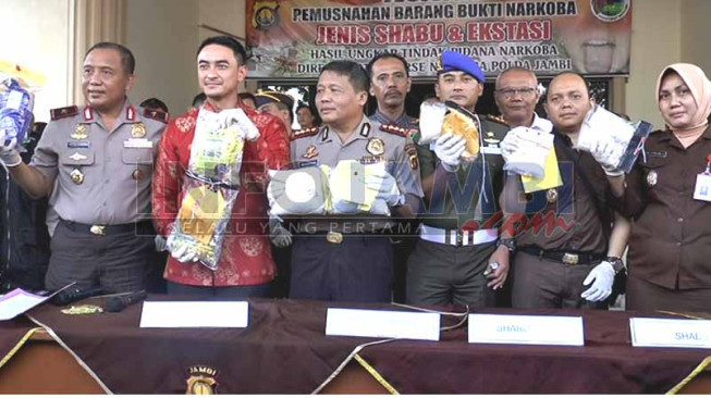 Polda Jambi Musnahkan Shabu Seharga Rp 14 Miliar