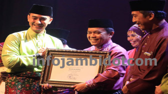 H Al Haris Terima Penghargaan Warisan Budaya