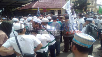 Massa Desak Rekonstruksi Ulang “Kasus Novita”