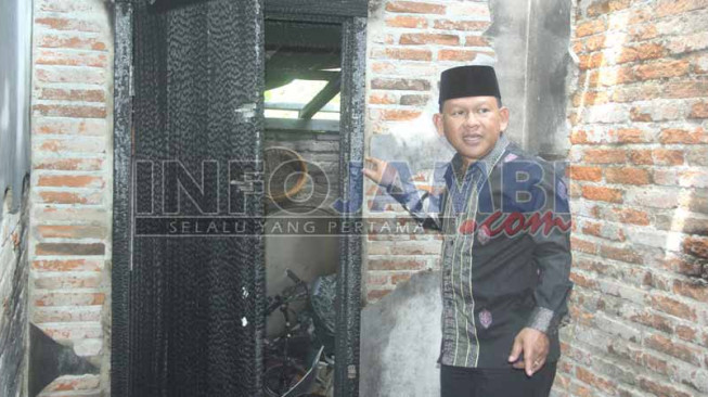 Khafid Moein Jenguk Keluarga Reni