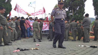 Kutang dan Kolor Berserakan di Gedung DPRD Kerinci