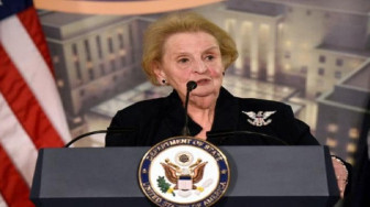 Mantan Menlu AS Siap Masuk Islam Jika Larangan Muslim Diberlakukan Trump