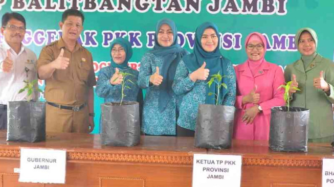 Sherrin Ajak Kader PKK Maksimalkan Pekarangan Rumah
