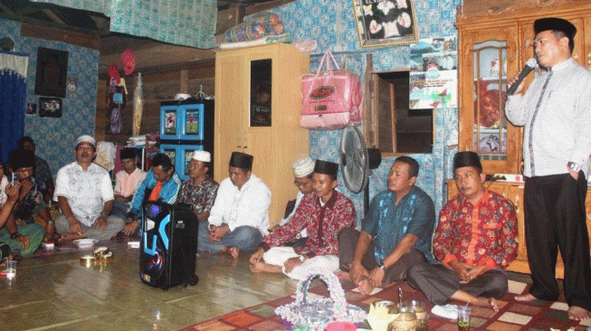 Bupati dan Pejabat Merangin Tidur di Dusun