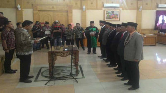 Pj Bupati Lantik Dewan Pengawas PD Serumpun Pseko dan BLUD RSUD Chatib Quzwain