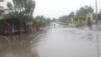 Jalan Sudirman Muarabulian Direndam Banjir. Alpandi : Bikin Malu !!!