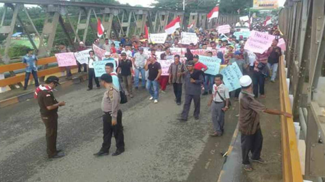 Massa Minta Pilkada Sarolangun Diulang