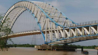 Romi Terus Buru Ganti Rugi Kerusakan Jembatan Muarasabak
