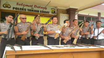 Warga SAD Serahkan Kecepek ke Polres Tanjabbar