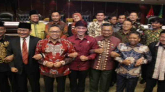 Masuk Senayan, Zola Pakai Lacak