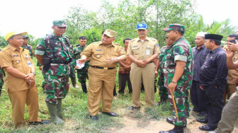 Safrial Tinjau Lokasi TMMD ke-98 Tanjabbar