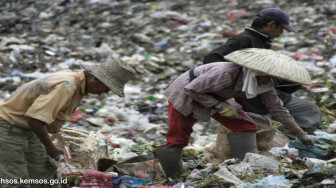 32 Pemulung Diangkat Jadi Tenaga Kerja Kontrak