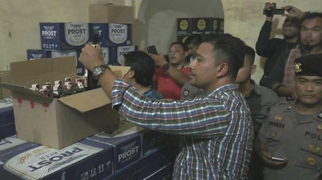 Polda Jambi Gerebek Gudang Miras Ilegal