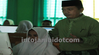 Kekurangan Komputer UNBK SMA Dilaksanakan Bergantian