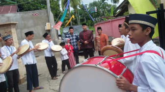 Disambut Marhaban, Fasha Peringati Isra' Mi'raj Bersama Warga Telanaipura