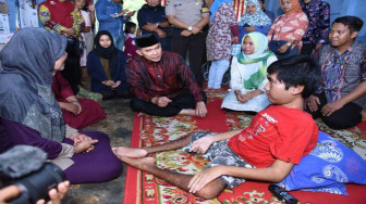 Program Berbagi Kursi Roda Gratis Walikota Jambi Jadi Ajang Serap Aspirasi Warga