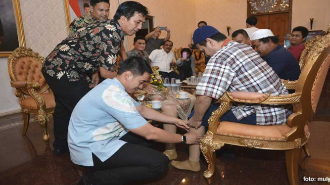 Senangnya Ori dan Herianto, Dapat Kaki Palsu