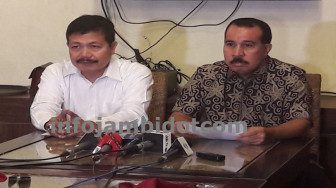 Yorrys Raweyai Diminta Segera Dipecat