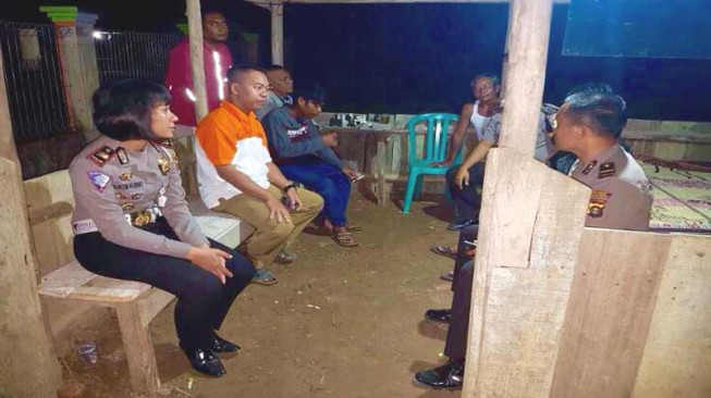 Tim Polwan Ini Kunjungi Tujuh Poskamling Tengah Malam, Ada Apa ?