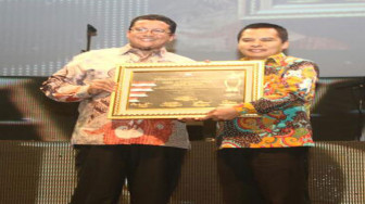 Ketua MPR Terima Bawaslu Award 2017