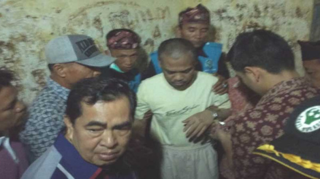 Zola Bebaskan Lima Warga Sungai Penuh Dari Pasung