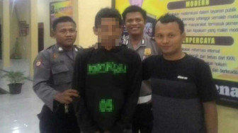 Birahi Memuncak, Gadis Tetangga Digarap