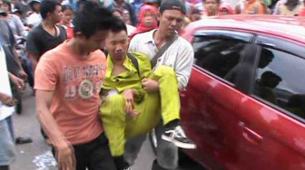 Tabrak Angkot, Pelajar Ini Patah Kaki