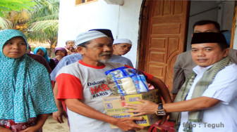 Warga Korban Puting Beliung Dapat Santunan