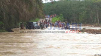 Dihantam Banjir Bandang, Jalan Pamenang Selatan - Renah Pamenang Putus