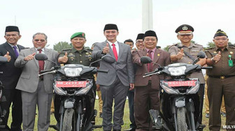 Tingkatkan Pengawasan Sekolah, Gubernur Bantu 96 Unit Sepedamotor