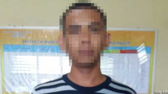 Decky Simpan Shabu di Kaos Kaki