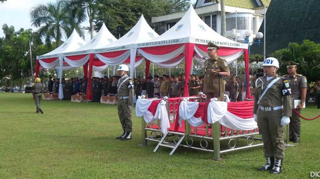 Walikota Fasha Pimpin Upacara HUT Satpol PP dan Satlinmas