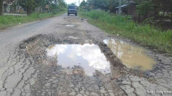 Baru Lima Bulan Dibangun, Jalan Siliwangi Rusak Parah