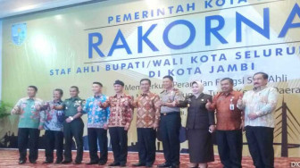 Fasha Resmi Tutup Rakornas Staf Ahli