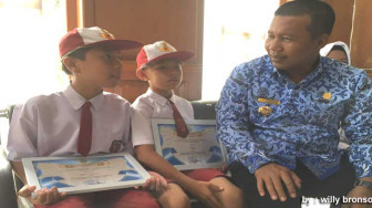 Hardiknas, Bupati Romi Minta Diknas Kebut SDM Guru