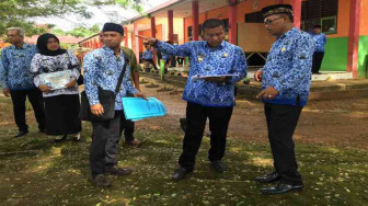 Bupati Romi Tolak Rencana Pengembangan SMPN 21