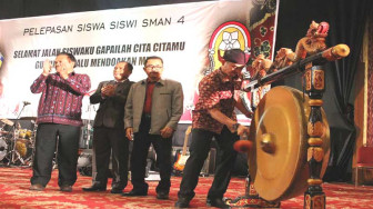 Gubernur : Siswa Harus Siap Hadapi Tantangan