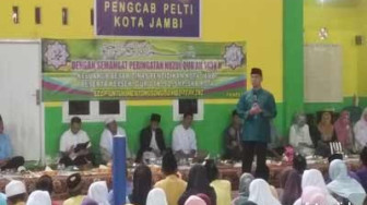 Walikota Jambi Bantu Sepedamotor untuk Kepala Sekolah