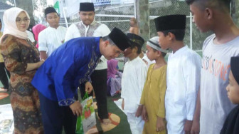 Fasha Buka Puasa Bersama Anak Yatim Piatu dan Beri Bantuan