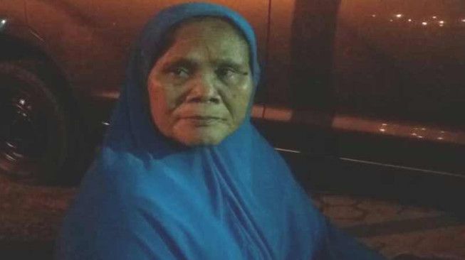 Mencari Anak, Malah Dicopet, Ibu Ini Akhirnya Terlantar