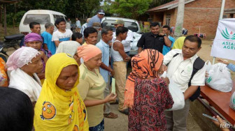 Warga Antusias Beli Paket Sembako Murah Asian Agri