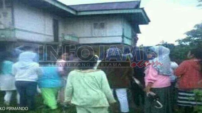 Macam Texas... 9 Cowok dan 2 Cewek Diduga Pesta Seks
